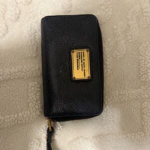 Marc Jacob’s black wallet